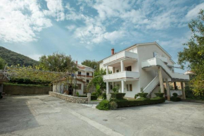 Apartments with a parking space Supetarska Draga - Donja, Rab - 17826
